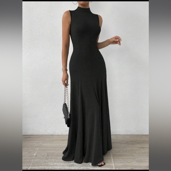 SHEIN Privé Sleeveless Women Elegant Daily Wear Dress With Random Floral Pattern - Picture 6 of 10